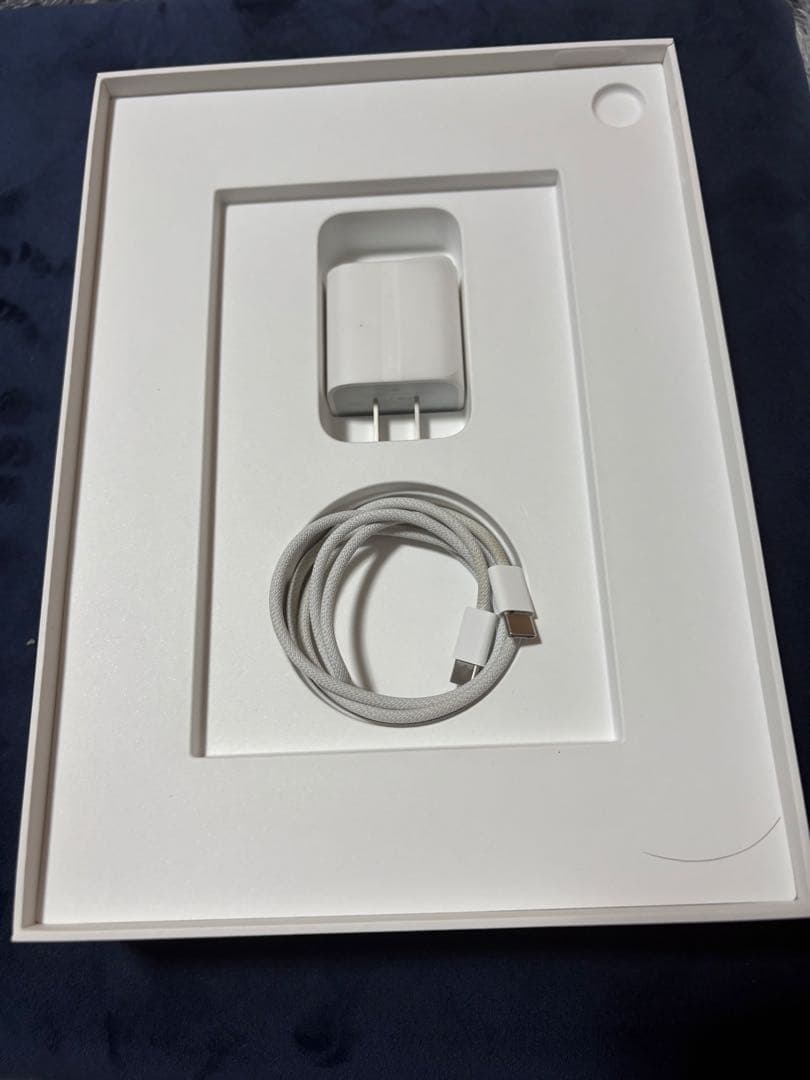 iPad11世代 ESRkeyboardcase・pencil付属