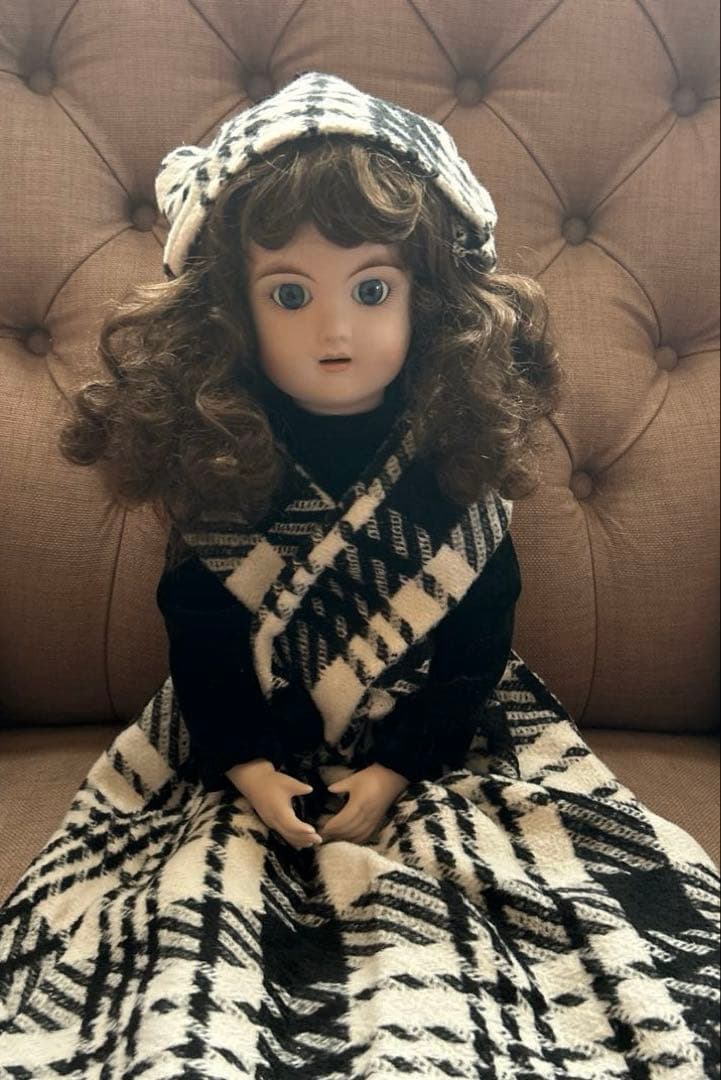 お取り置き品です　ビスクドール　青い目　オープンマウス