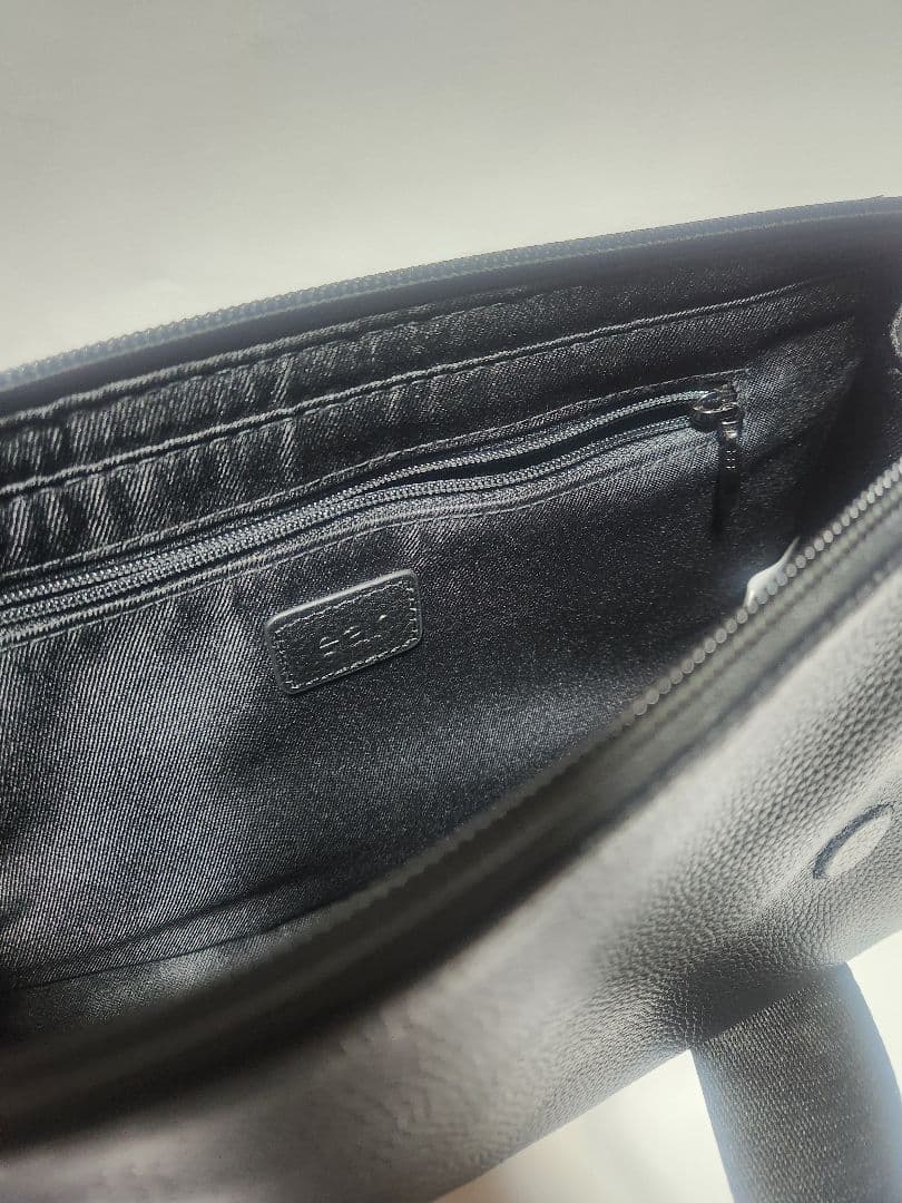 【美品】ear PAPILLONNER 本革 レザーショルダーバッグ ブラック