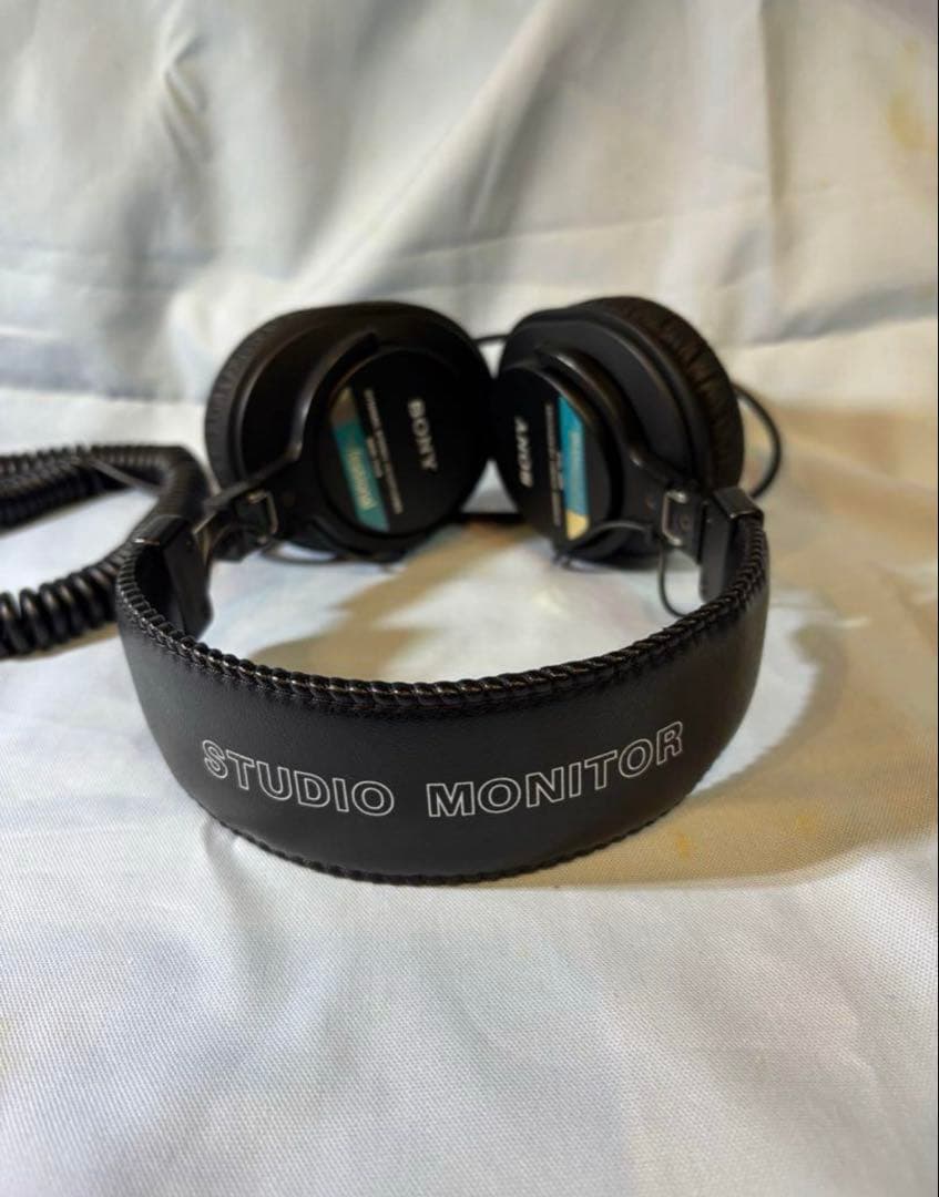 【美品】SONY￼/MDR-7506 スタジオモニターヘッドホン(密閉型)