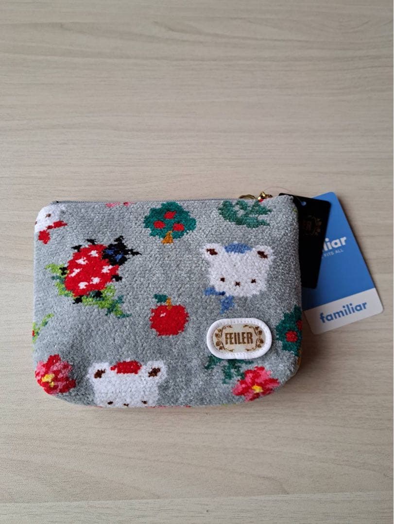 ファミリア　フェイラー　ポーチ