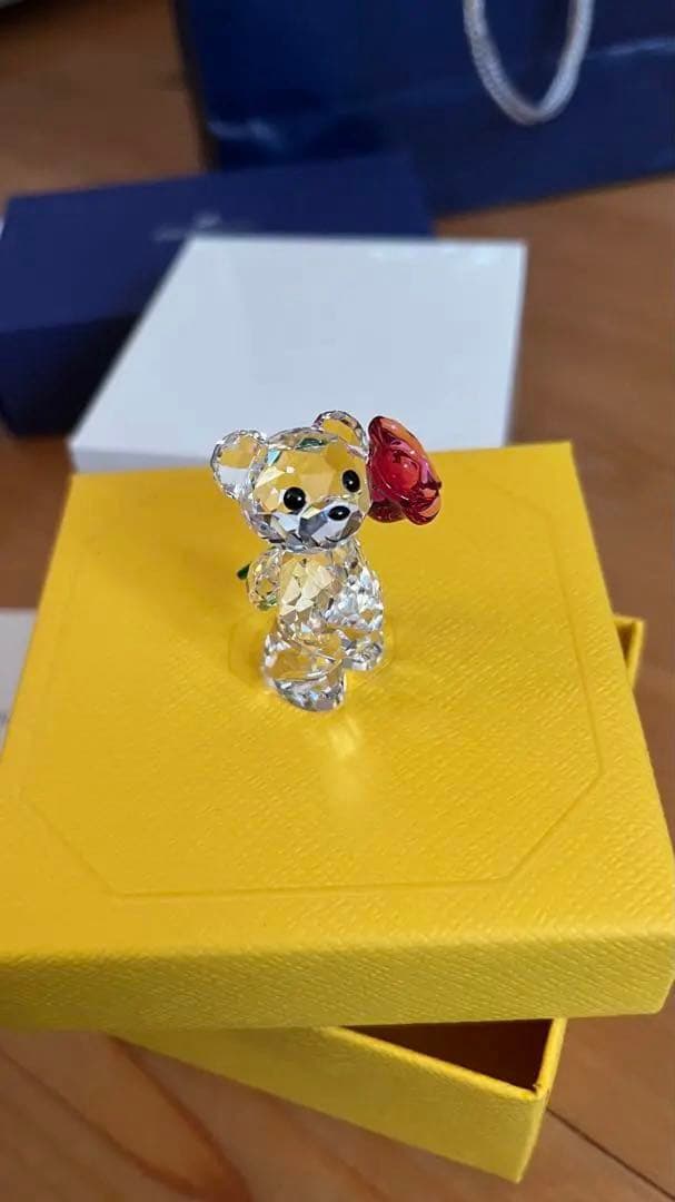 SWAROVSKI クマ置物 Krisベア A Rose with Love