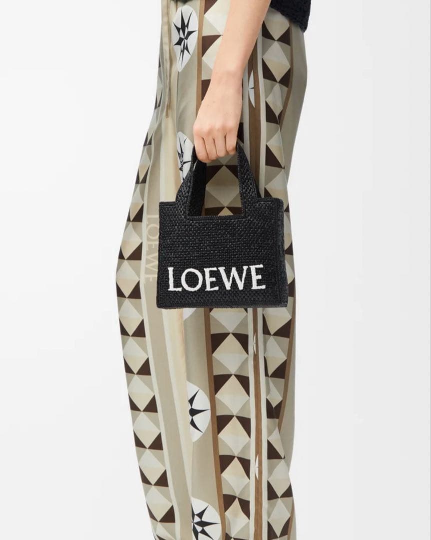 LOEWE ラフィアフォントトートミニ（ブラック）