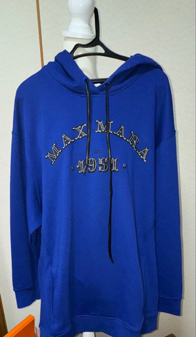 ME☆...BA様の予約MAX MARA フード付きパーカー 青