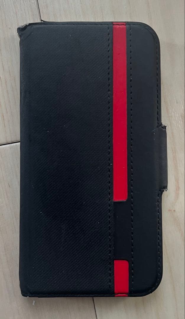 Apple iPhone 8 64GB 背面割れ