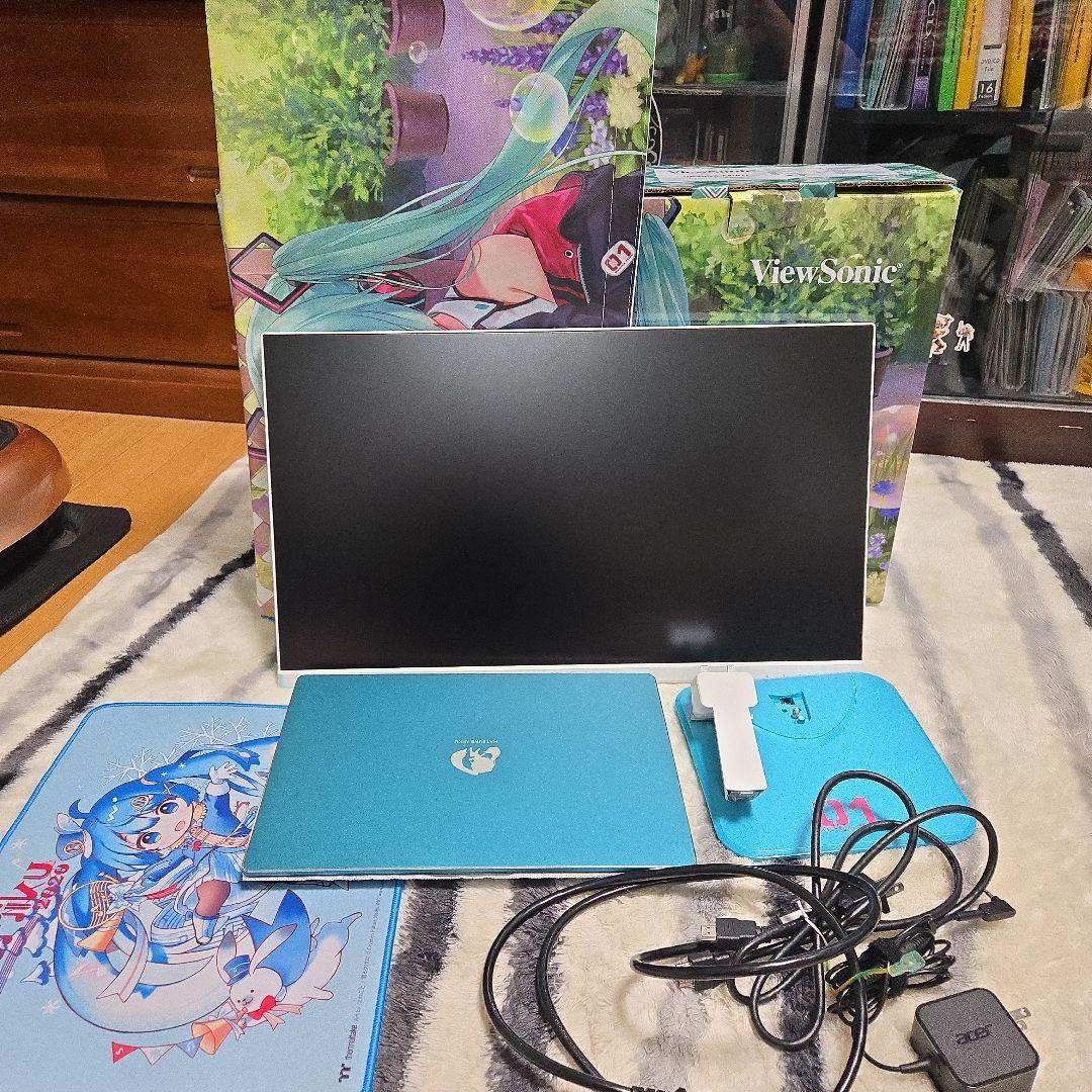 ￡初音ミク　HATSUNE MIKUノートパソコン ＆ ディスプレイセット￡