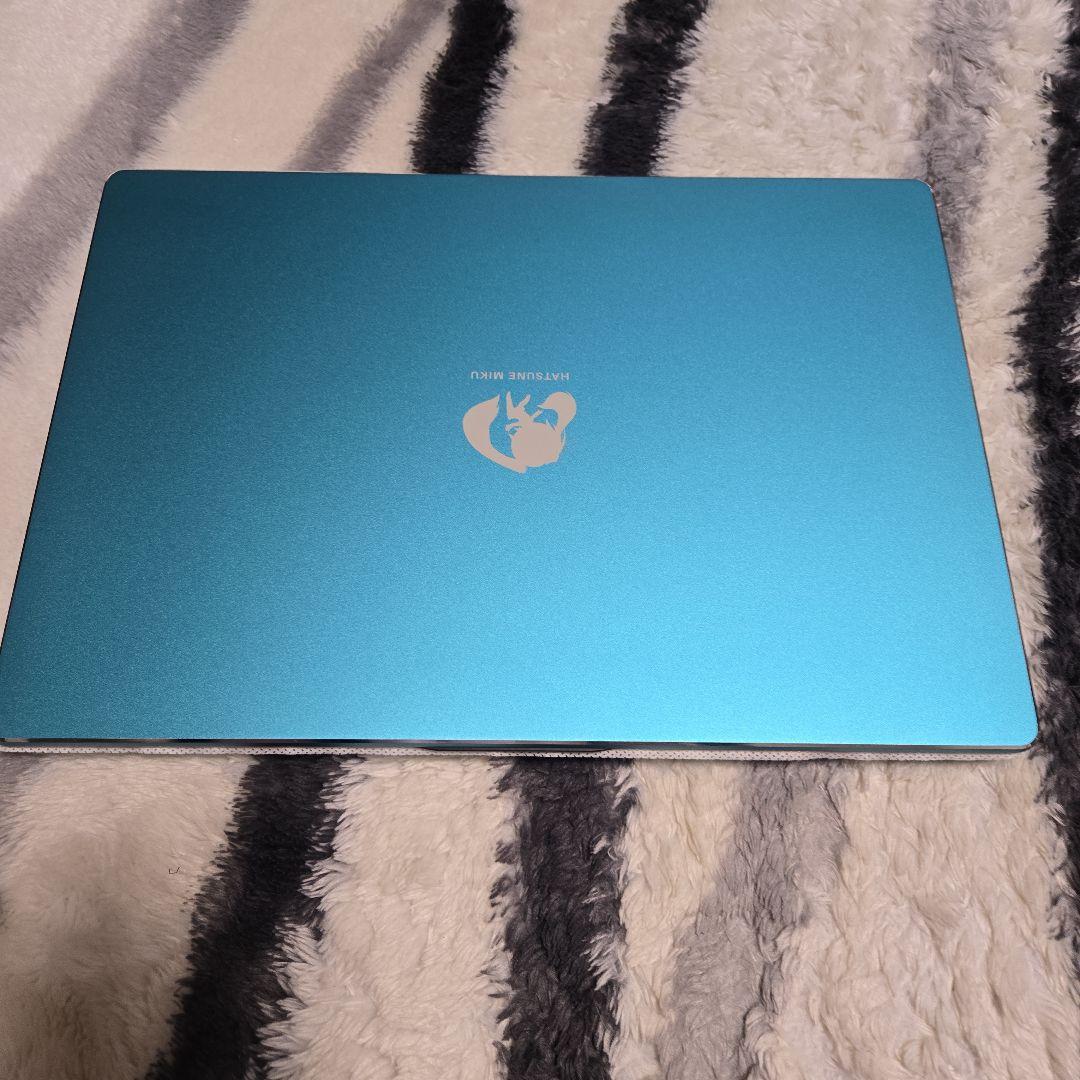 ￡初音ミク　HATSUNE MIKUノートパソコン ＆ ディスプレイセット￡