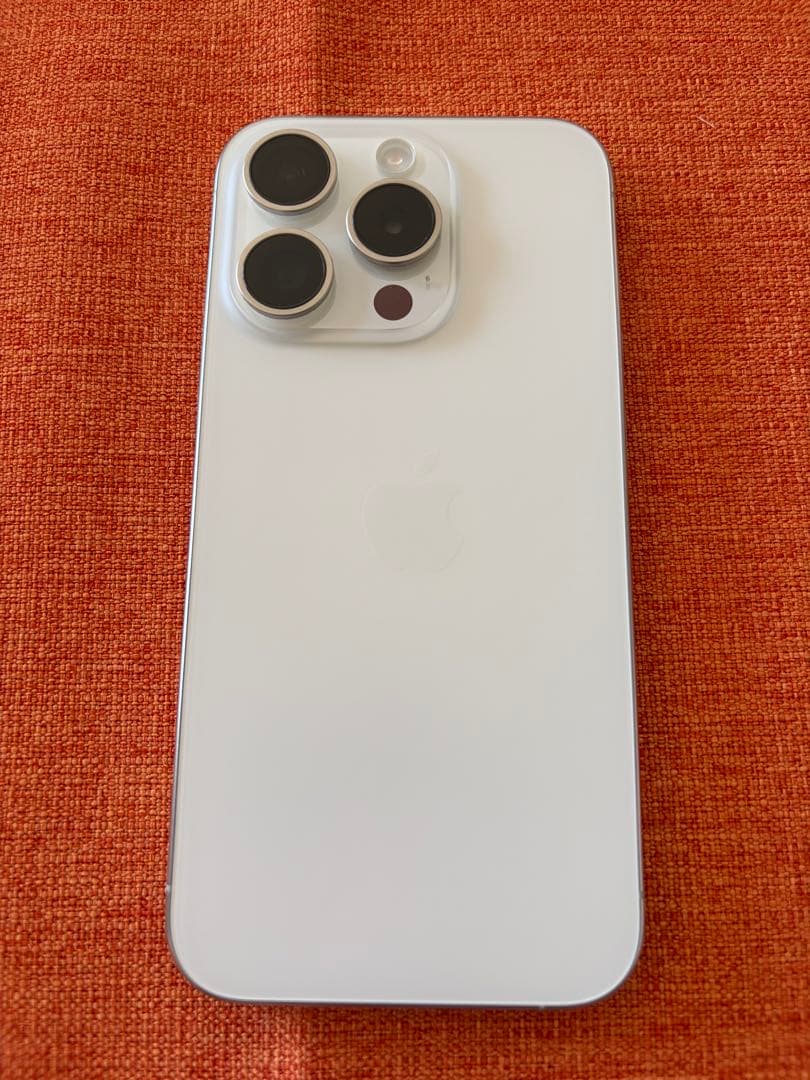 Apple iPhone 15 Pro ホワイト　128G SIMフリー