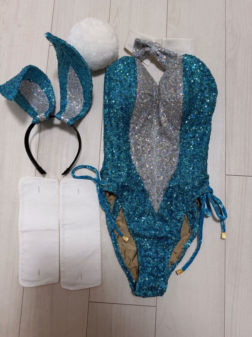 バニーガール コスチューム スパンコール　水色　アトリエダーム バニースーツ