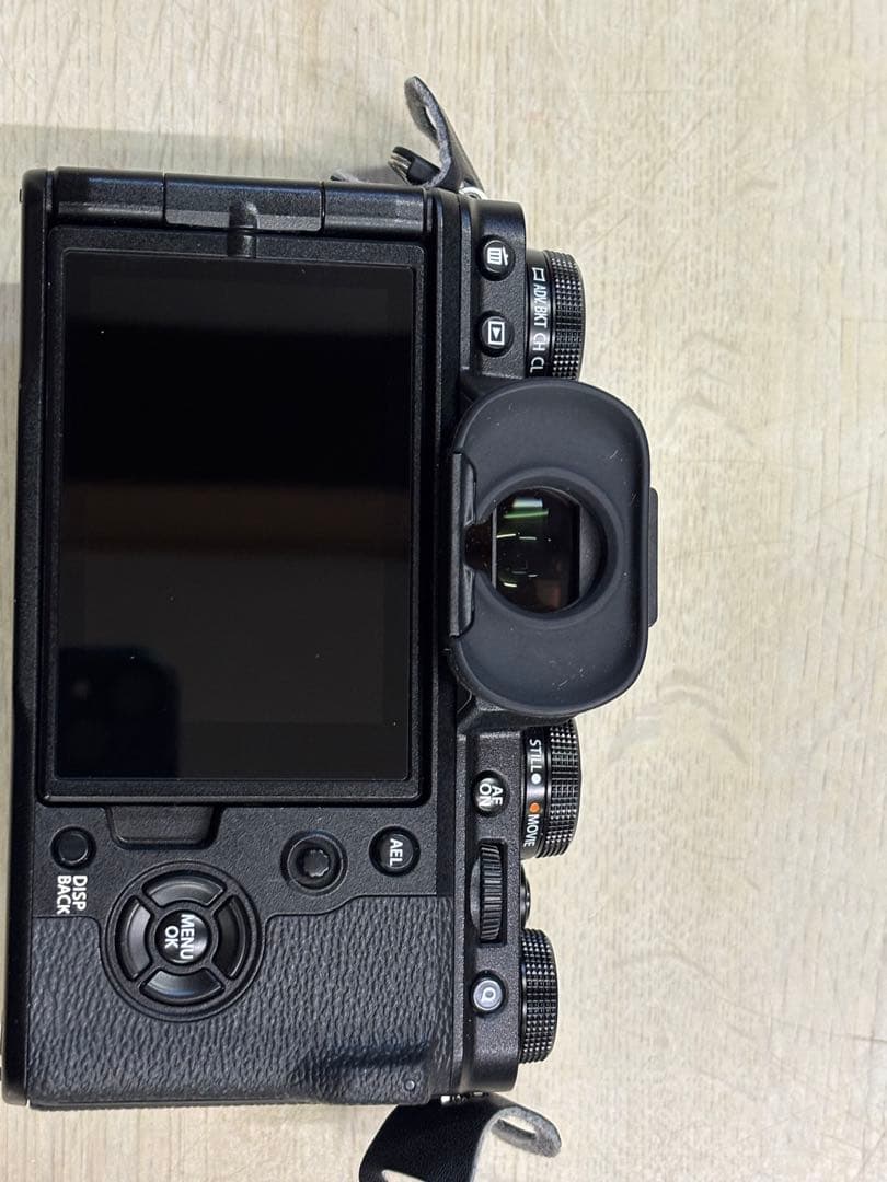 【期間限定値下げ美品】X-T4 本体　ミラーレス一眼カメラ X-T4 本体