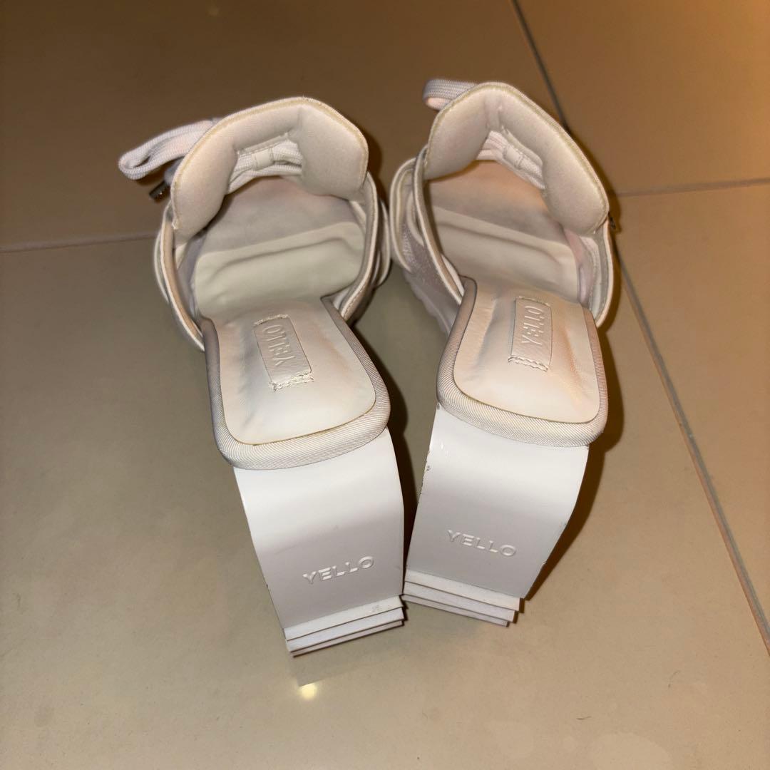 YELLO ホワイト レースアップ ミュール