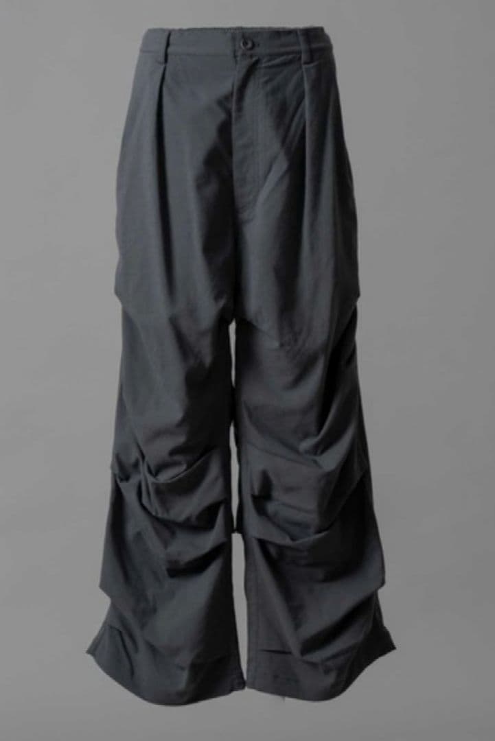 メゾンスペシャル ワイドランダムタックパラシュートパンツ