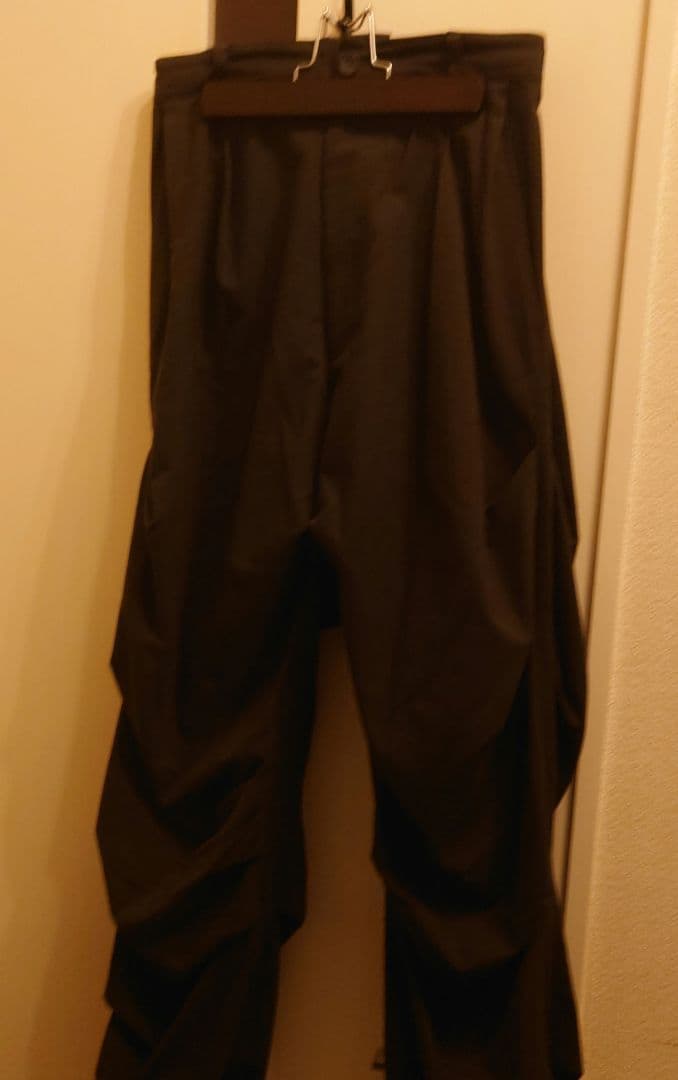 メゾンスペシャル ワイドランダムタックパラシュートパンツ