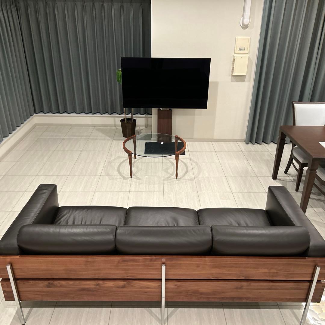 【美品】ESSENZA イタリア製本革ソファ（３人掛け）