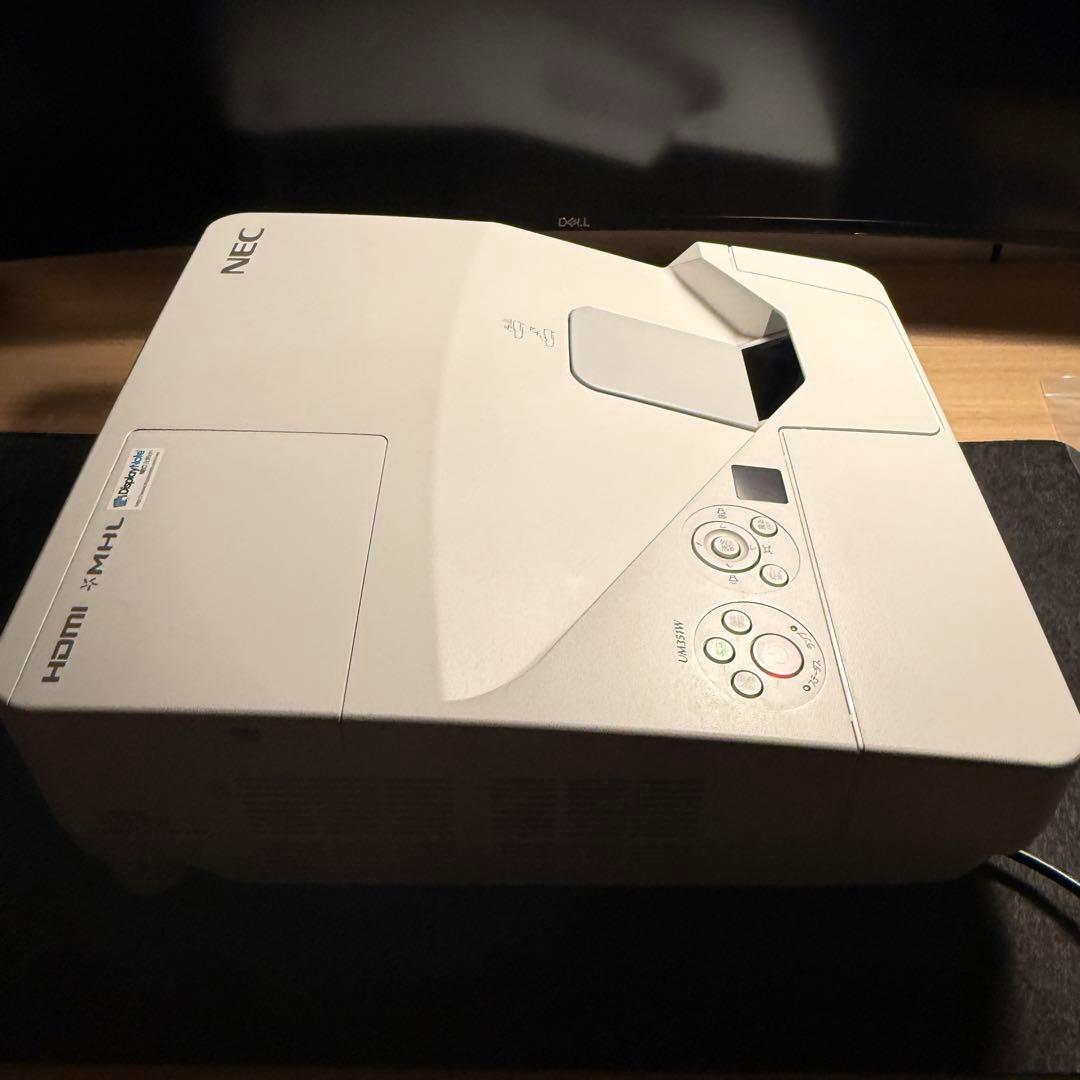 NEC 短焦点プロジェクター 本体　NP-UM351WJL