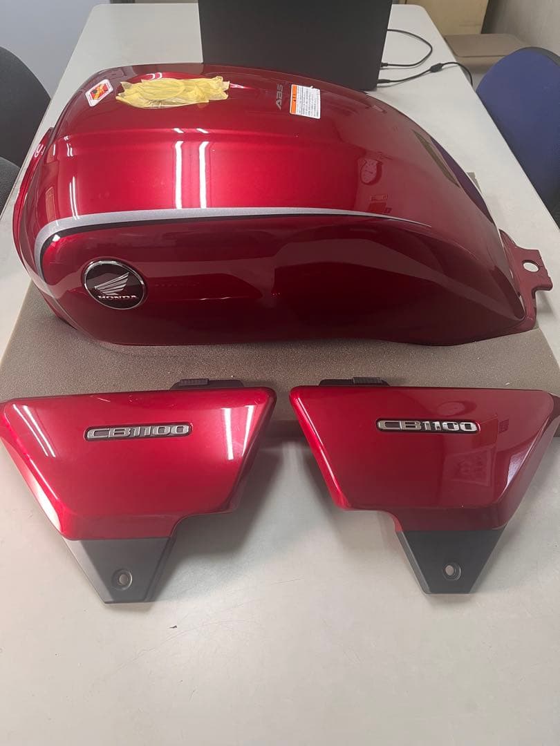 CB1100 EX タンク17ℓ　サイドカバー　セット