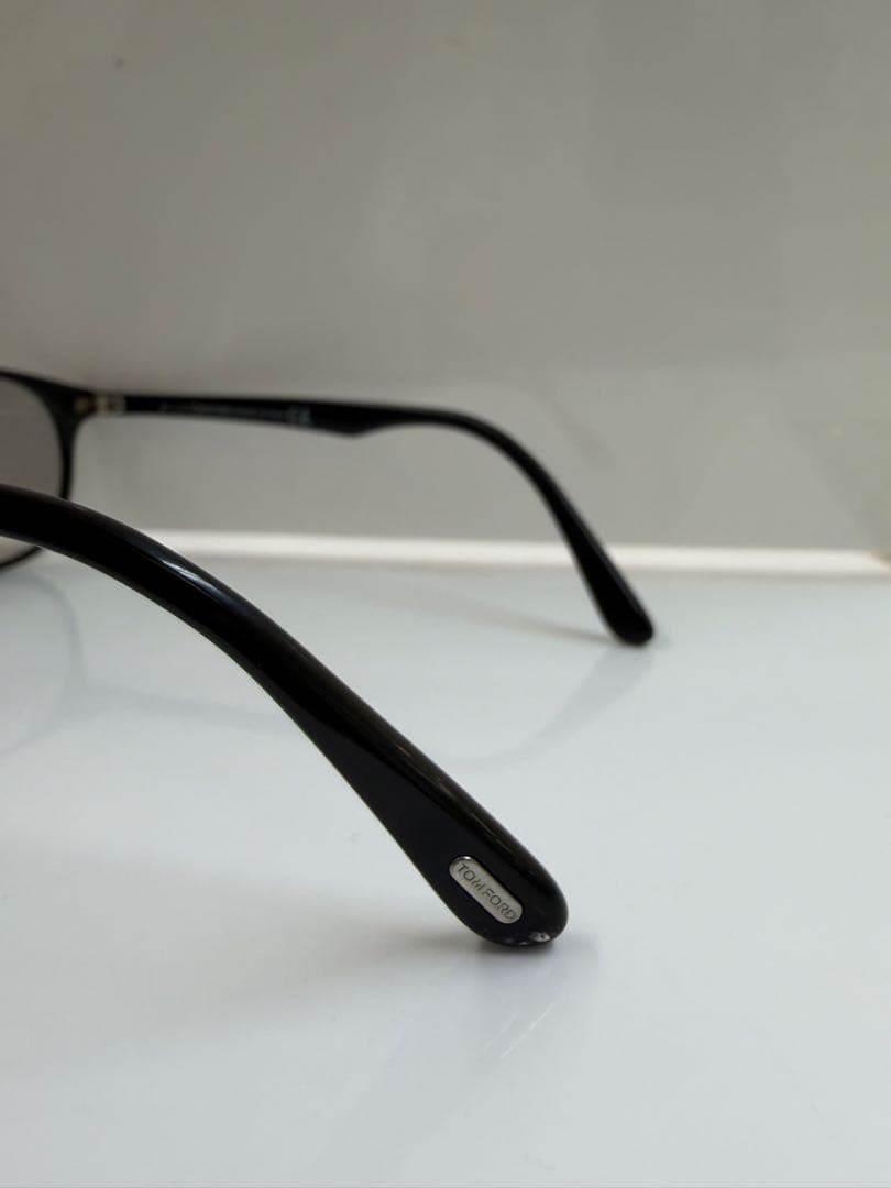 TOM FORD TF5680-F-B 001 ライトグレー サングラス