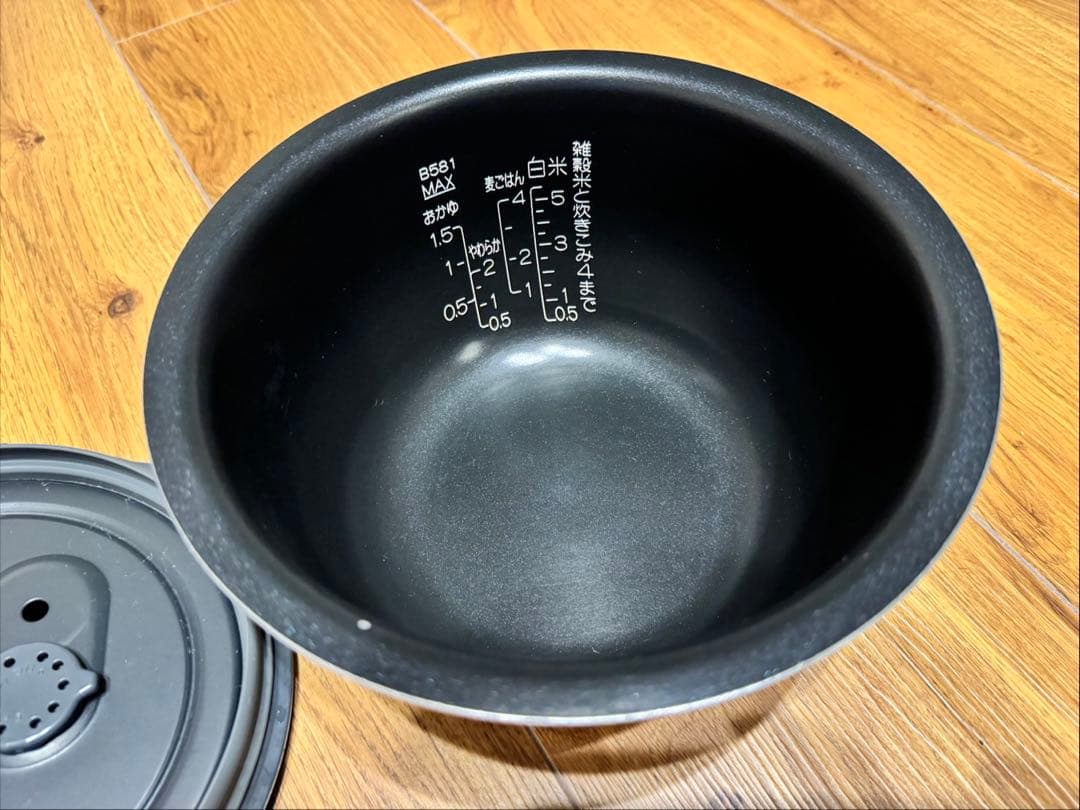 KARIN　象印 NP-BK10 炊飯器 黒