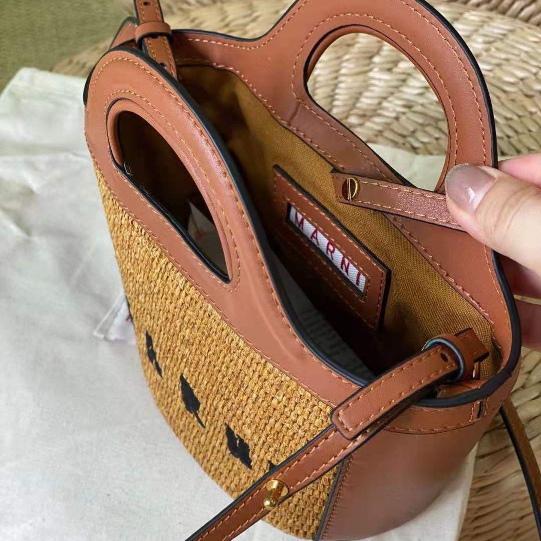 MARNI ロゴ入りかごバッグ　早物勝ち
