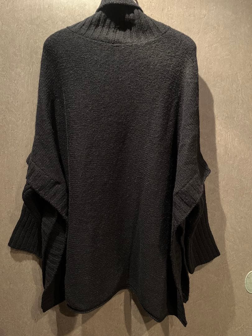 GUCCI BLACKタートルネック 袖付きポンチョ　ニットsize M⭐️