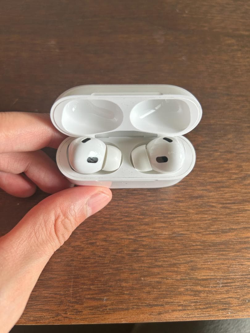 Airpods pro 第2世代　USB-TYPE Ｃ　Apple care付き