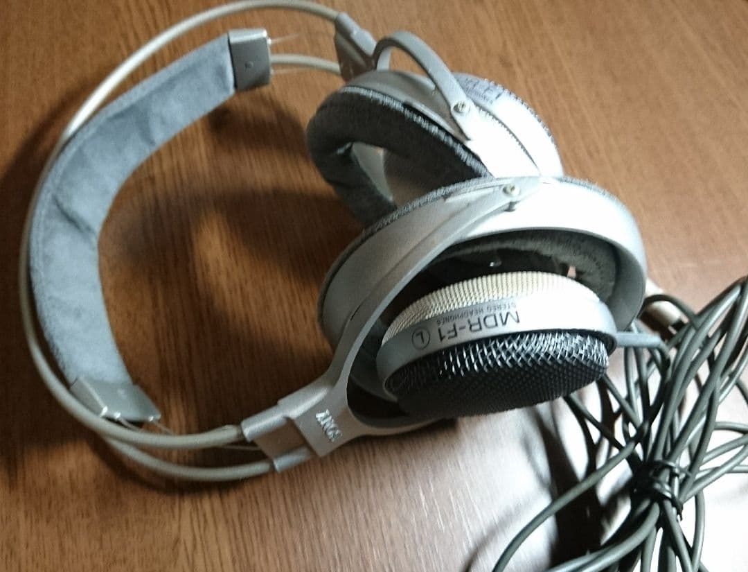 ヘッドホン SONY MDR-F1