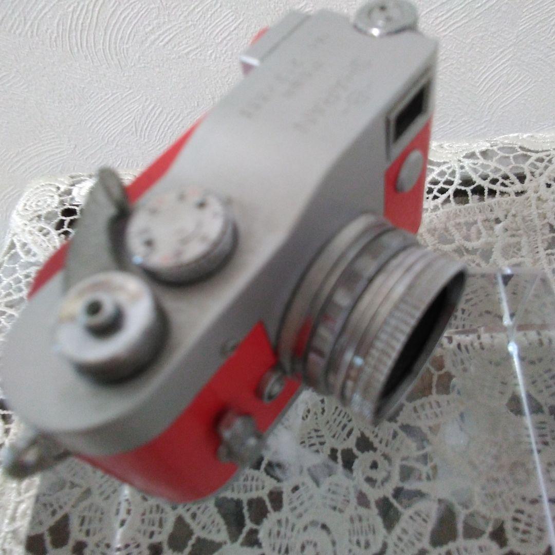 ミニチュアのフィルムで写せるカメラ