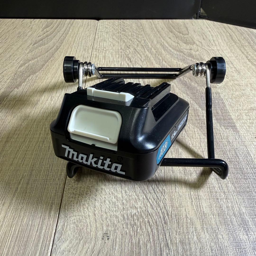 マキタ 充電式クリーナ CL108FD コードレス掃除機　バッテリー充電器付きY