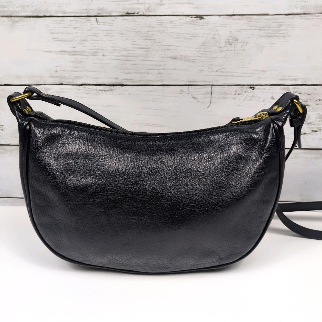 イルビゾンテ　ショルダーバッグ　ネイビー　レザー　ハーフムーン　三日月