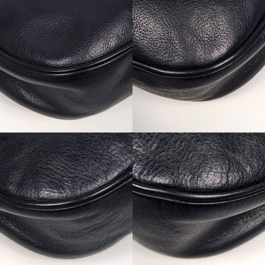 イルビゾンテ　ショルダーバッグ　ネイビー　レザー　ハーフムーン　三日月