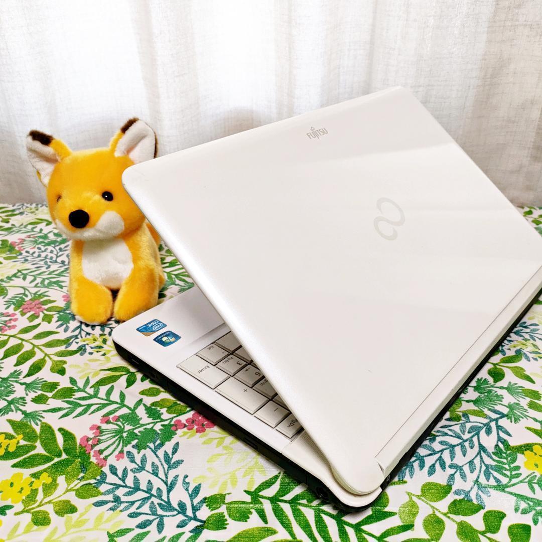 女性初心者の方【Window11高性能ssd】ホワイト✨すぐ使える快適　720