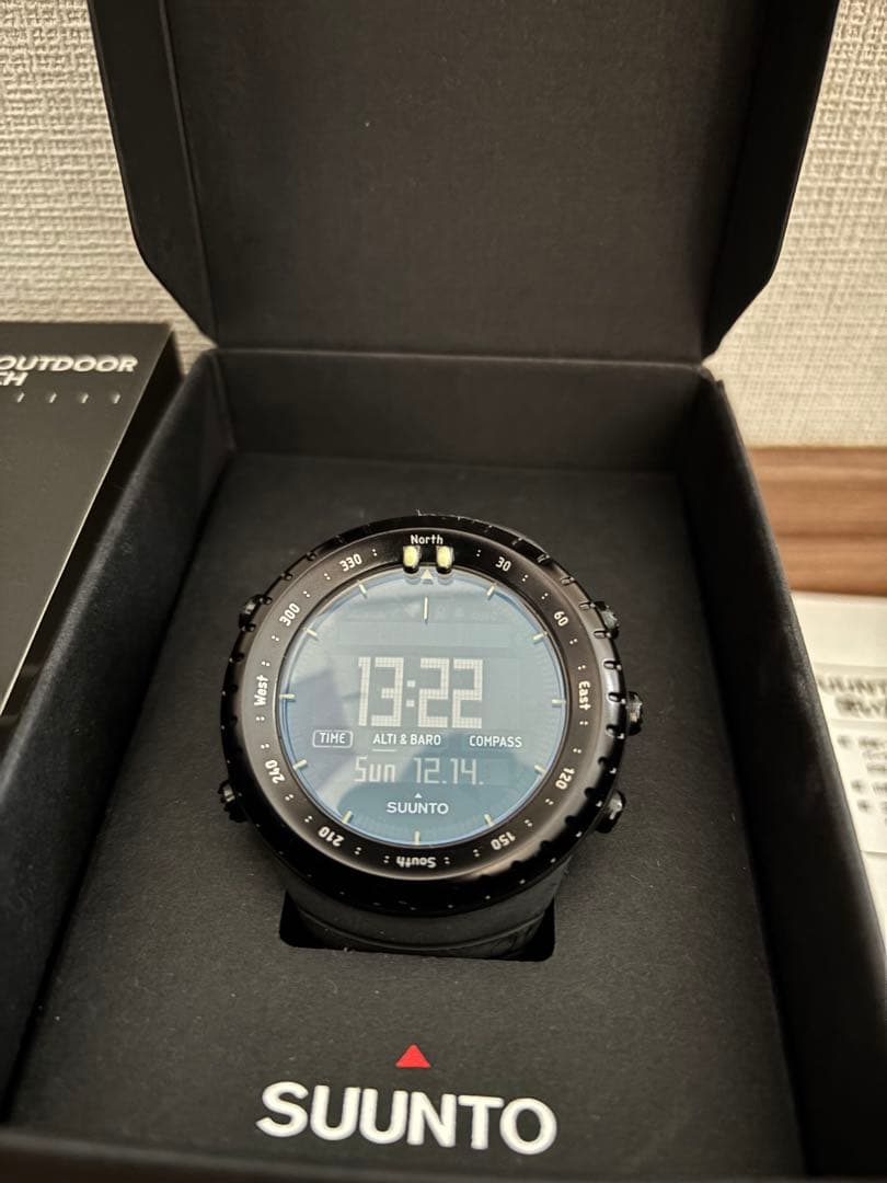 【SUUNT】SUUNTO CORE デジタル腕時計 ブラック ※付属品つき