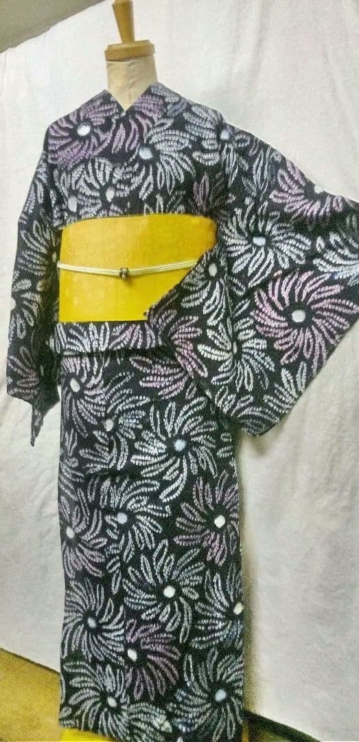 有松高級鳴海絞り、紺色花火柄入り浴衣