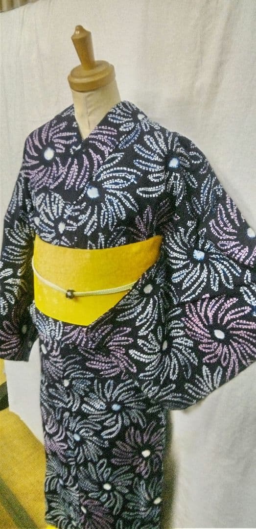 有松高級鳴海絞り、紺色花火柄入り浴衣