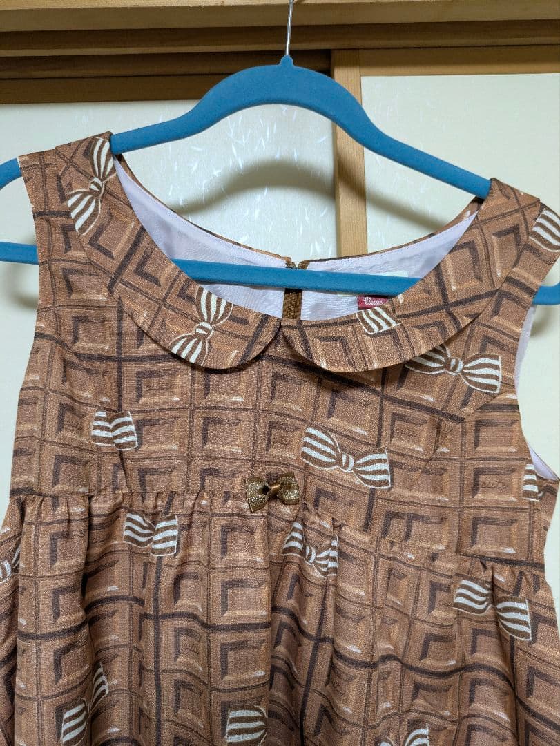 リボン柄ブラウンノースリーブワンピース