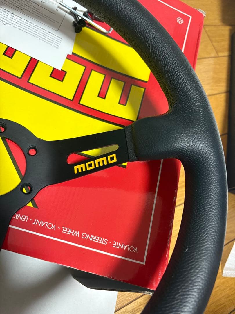 モモ(Momo) ステアリング MOD.08 35パイ