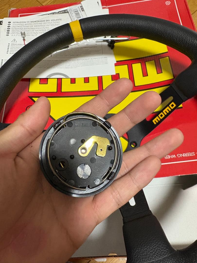 モモ(Momo) ステアリング MOD.08 35パイ
