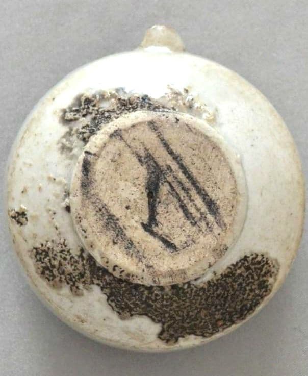 『李朝青花草花紋丸形水滴』 白磁　染付　古陶磁器　李氏朝鮮　硯滴　水注　古美術