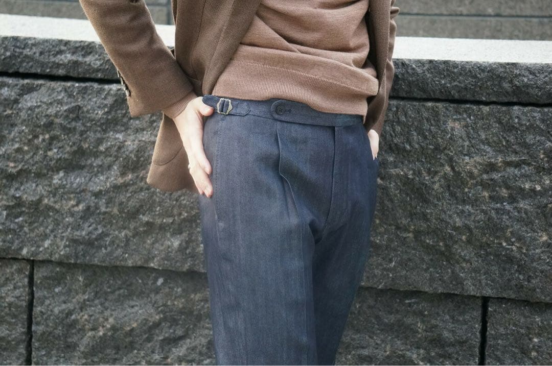 【極美品】鎌倉シャツ サイドアジャスター1プリーツデニムスラックス デニスラ44