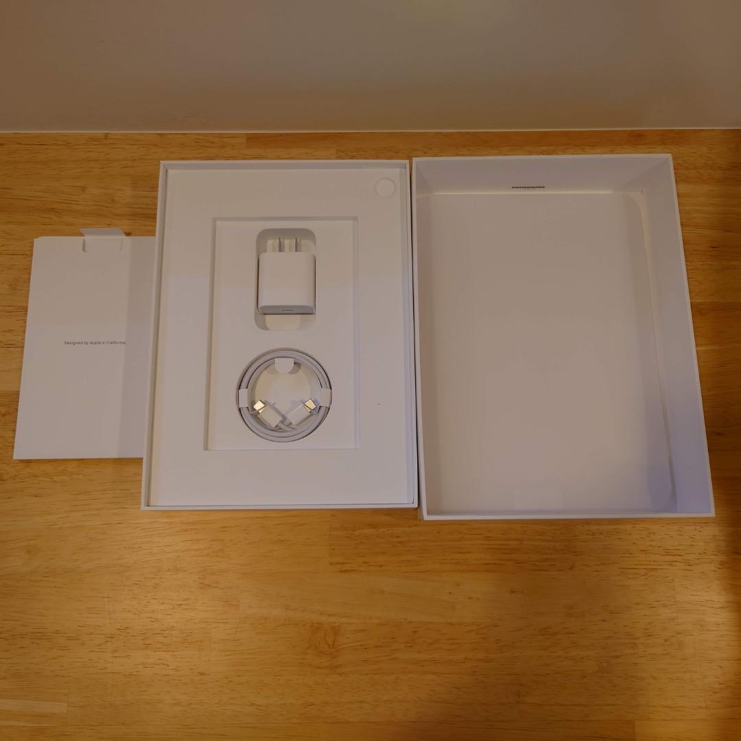 【美品】iPad(第10世代) Wi-Fiモデル 256GB（おまけ付き）