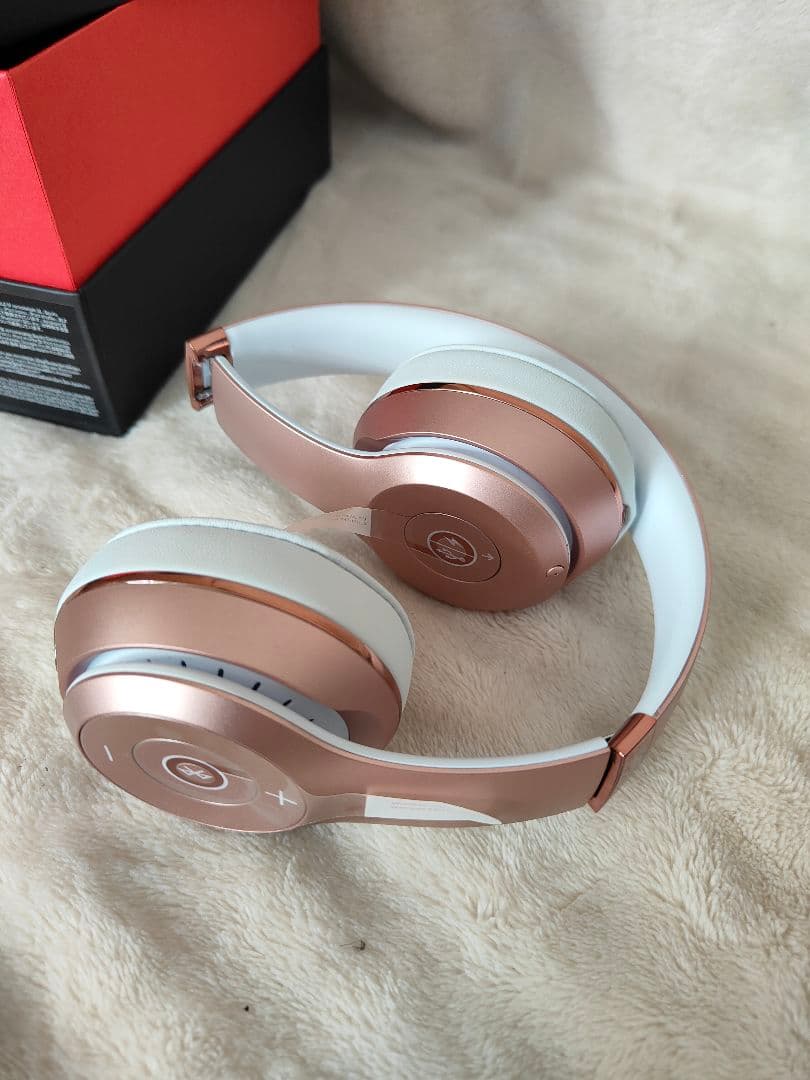 35)未使用Beats solo 3 wireless Rose Gold