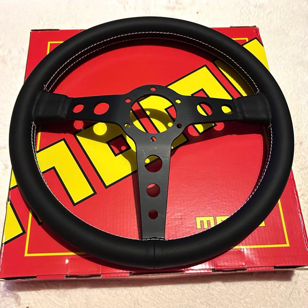 【新品未使用】MOMO ステアリング 35π