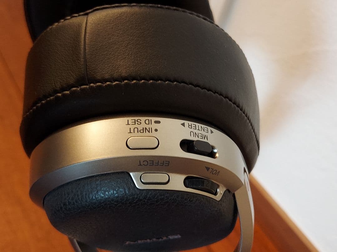 SONY MDR-HW700 ワイヤレスヘッドフォン　スタンド付き