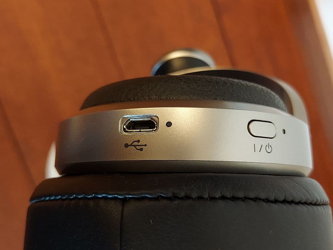 SONY MDR-HW700 ワイヤレスヘッドフォン　スタンド付き