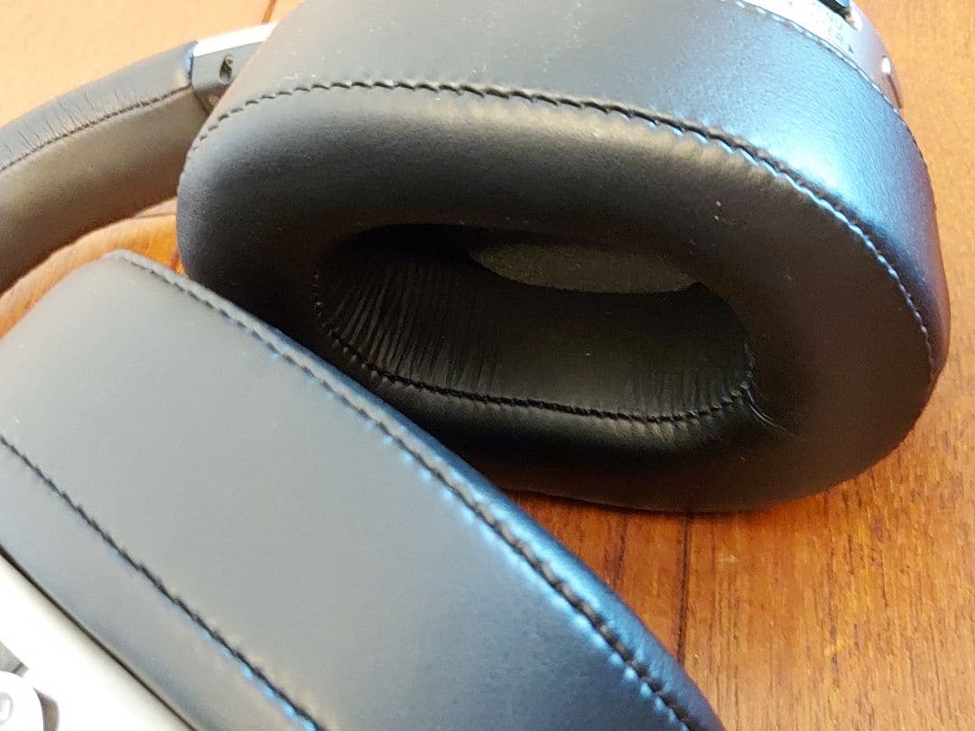 SONY MDR-HW700 ワイヤレスヘッドフォン　スタンド付き