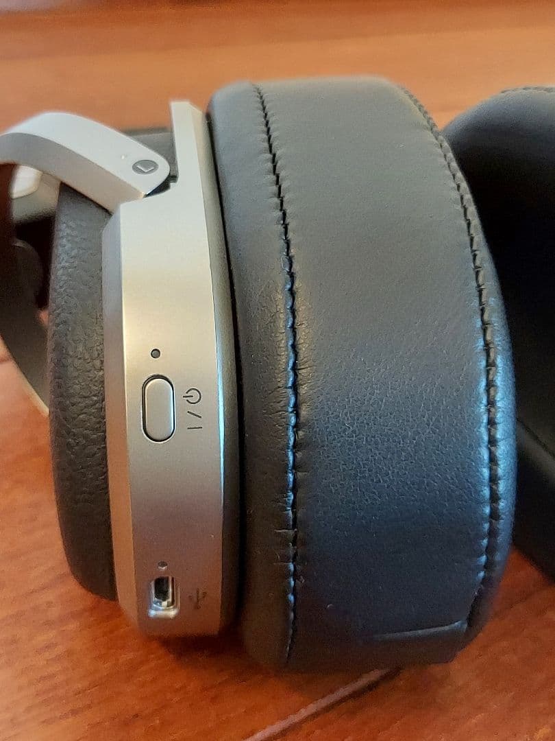 SONY MDR-HW700 ワイヤレスヘッドフォン　スタンド付き