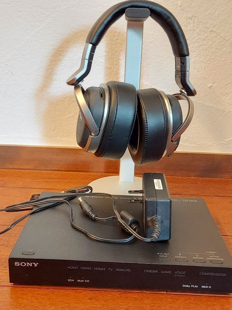 SONY MDR-HW700 ワイヤレスヘッドフォン　スタンド付き