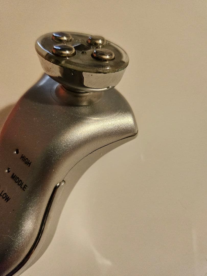 リベラータララルーチェRF EMS美顔器