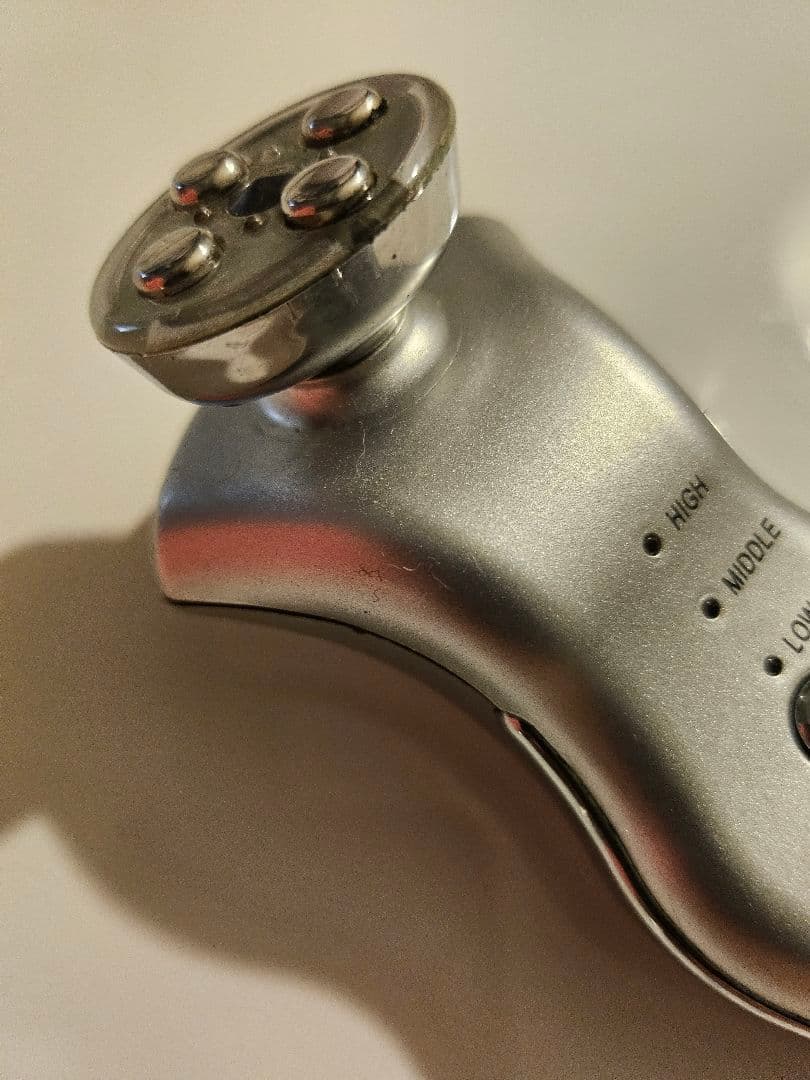 リベラータララルーチェRF EMS美顔器