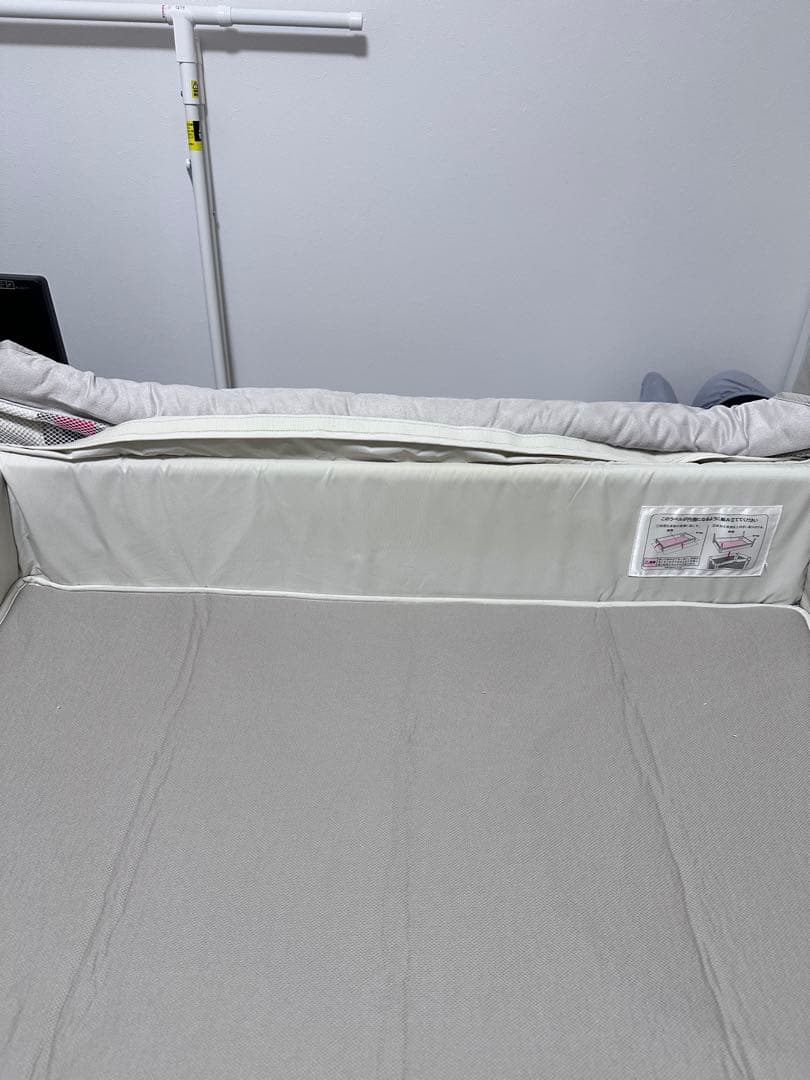 アップリカココネルエアープラスABホワイトベージュBEキャスター付きベビーベッド